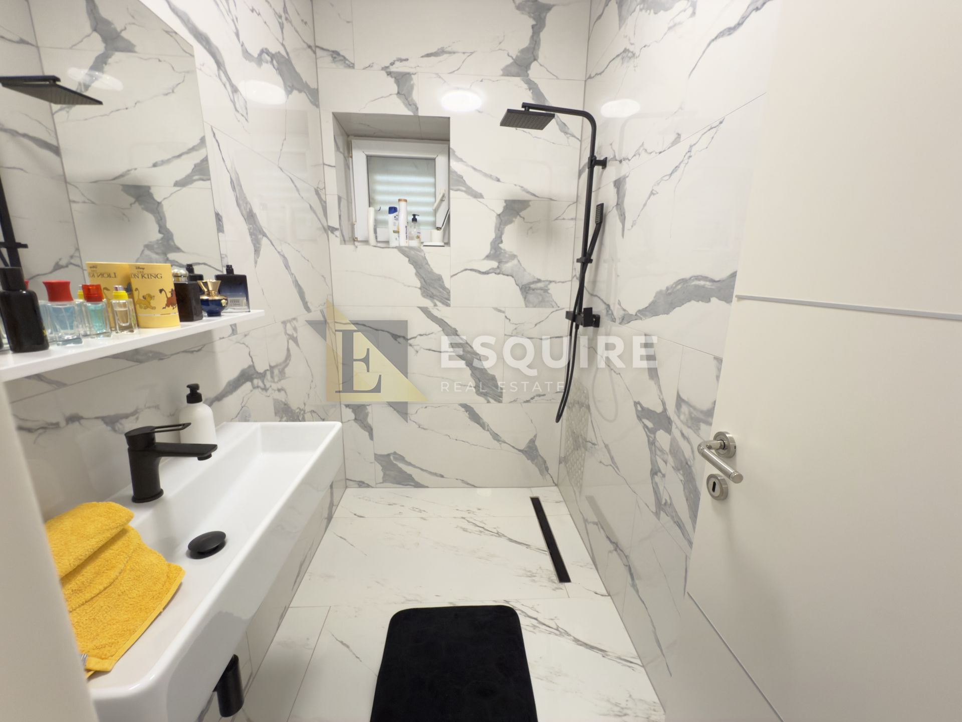 Apartmán Na prodej -  Sukošan