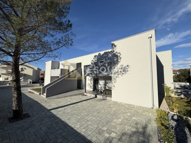 Stan na prodaju 65 m² – Nin