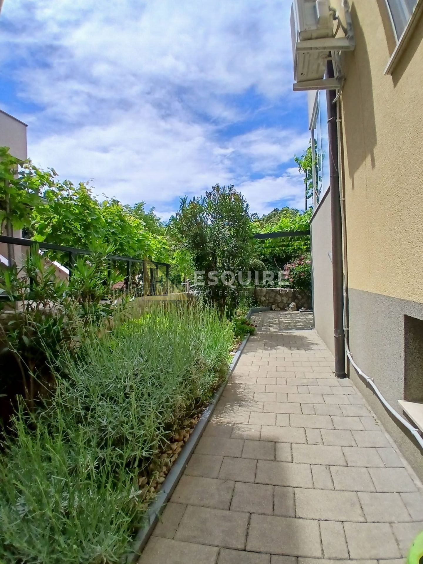 Apartment Zu verkaufen -  Diklo