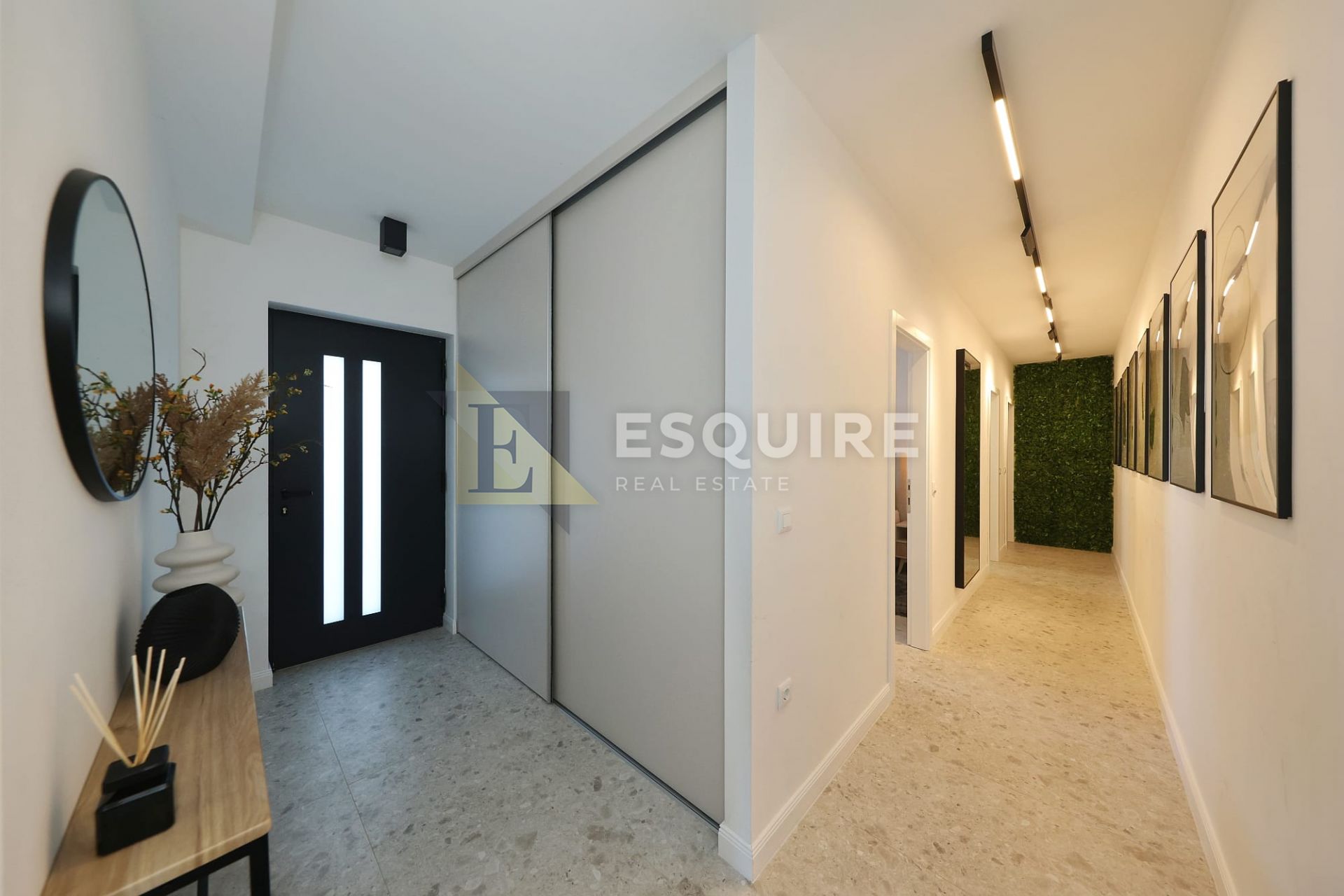 Flat For sale -  Rtina