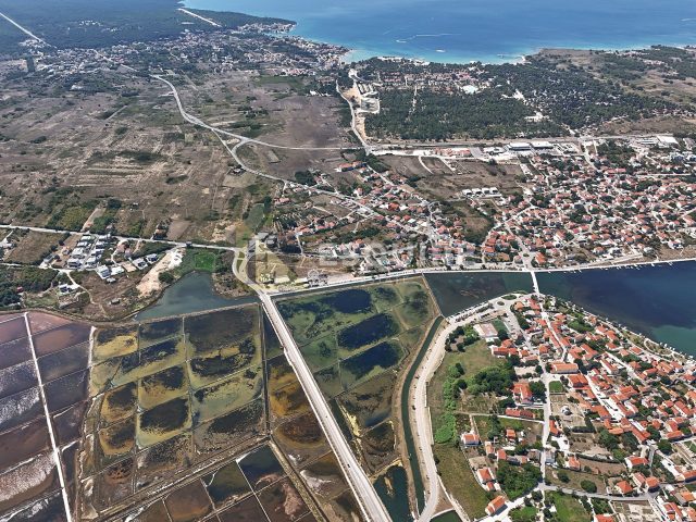 Działka na sprzedaż 669 m² – Nin