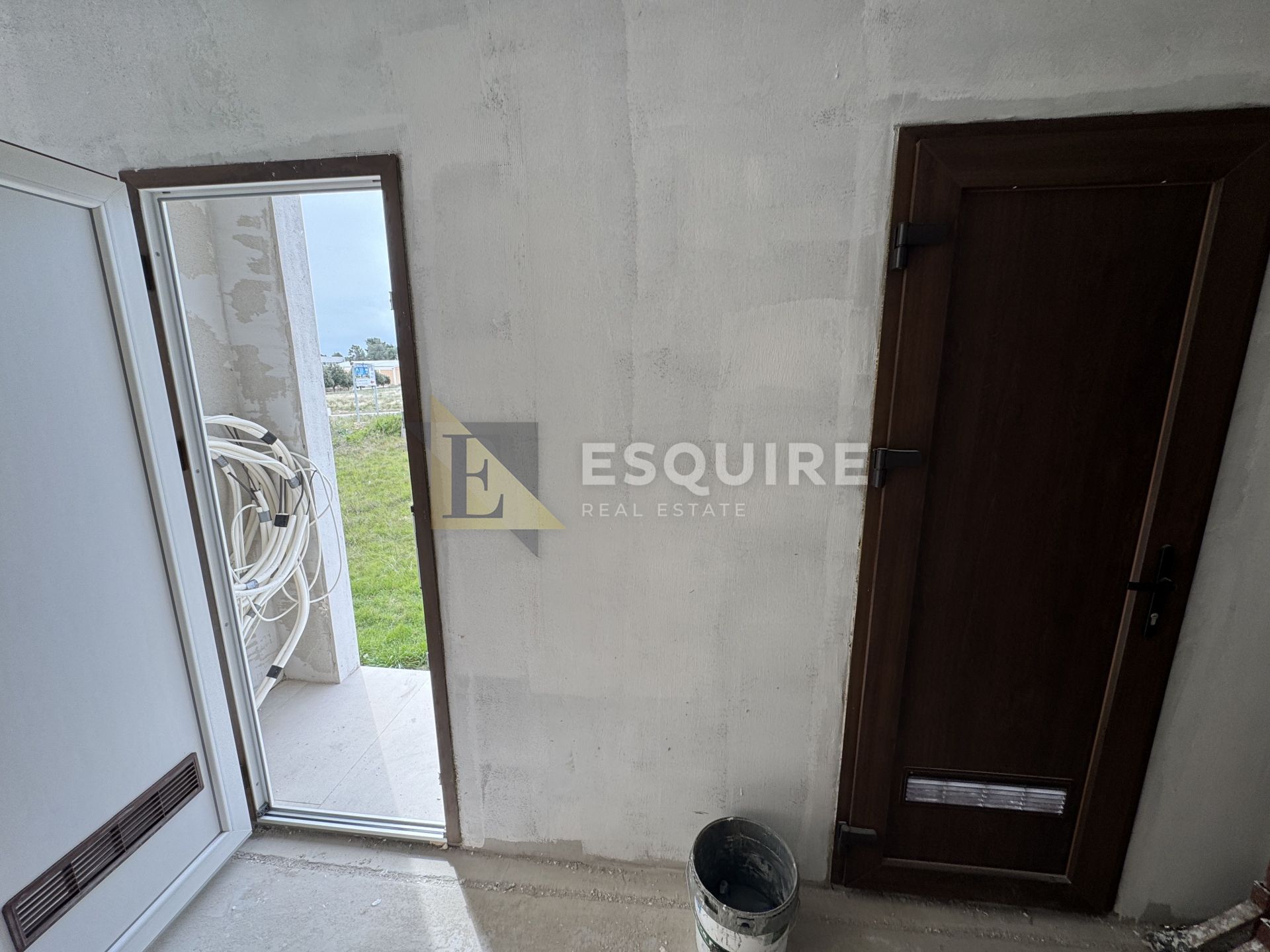 Flat For sale -  Nin