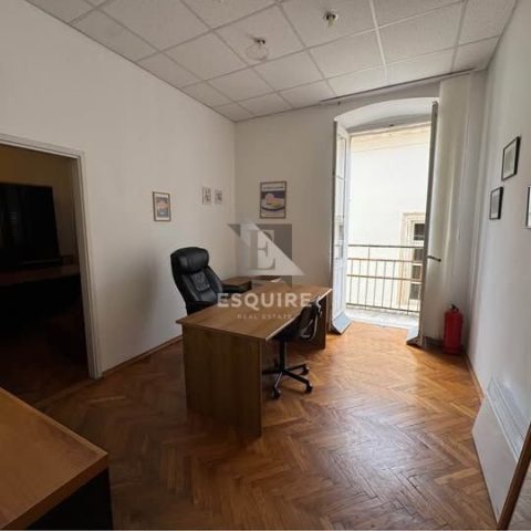 Komerční k pronájmu 33 m² – Zadar