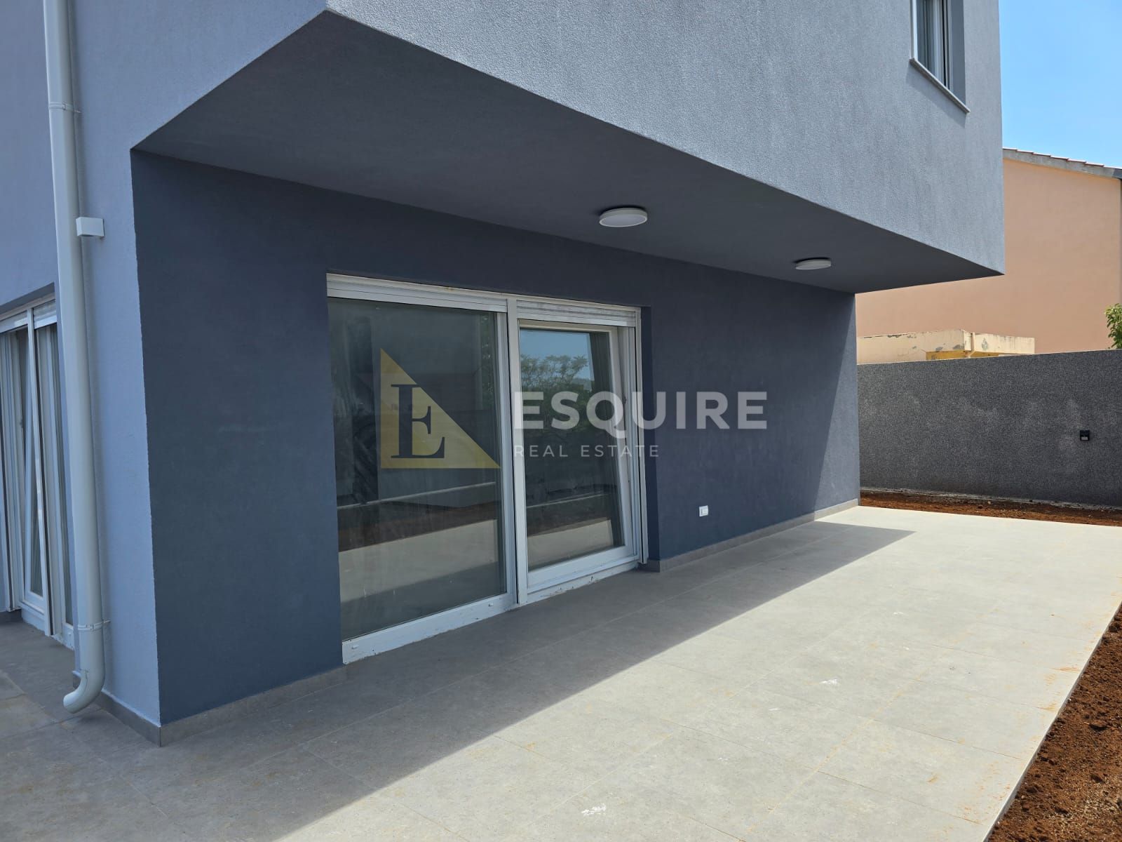 House For sale -  Vir