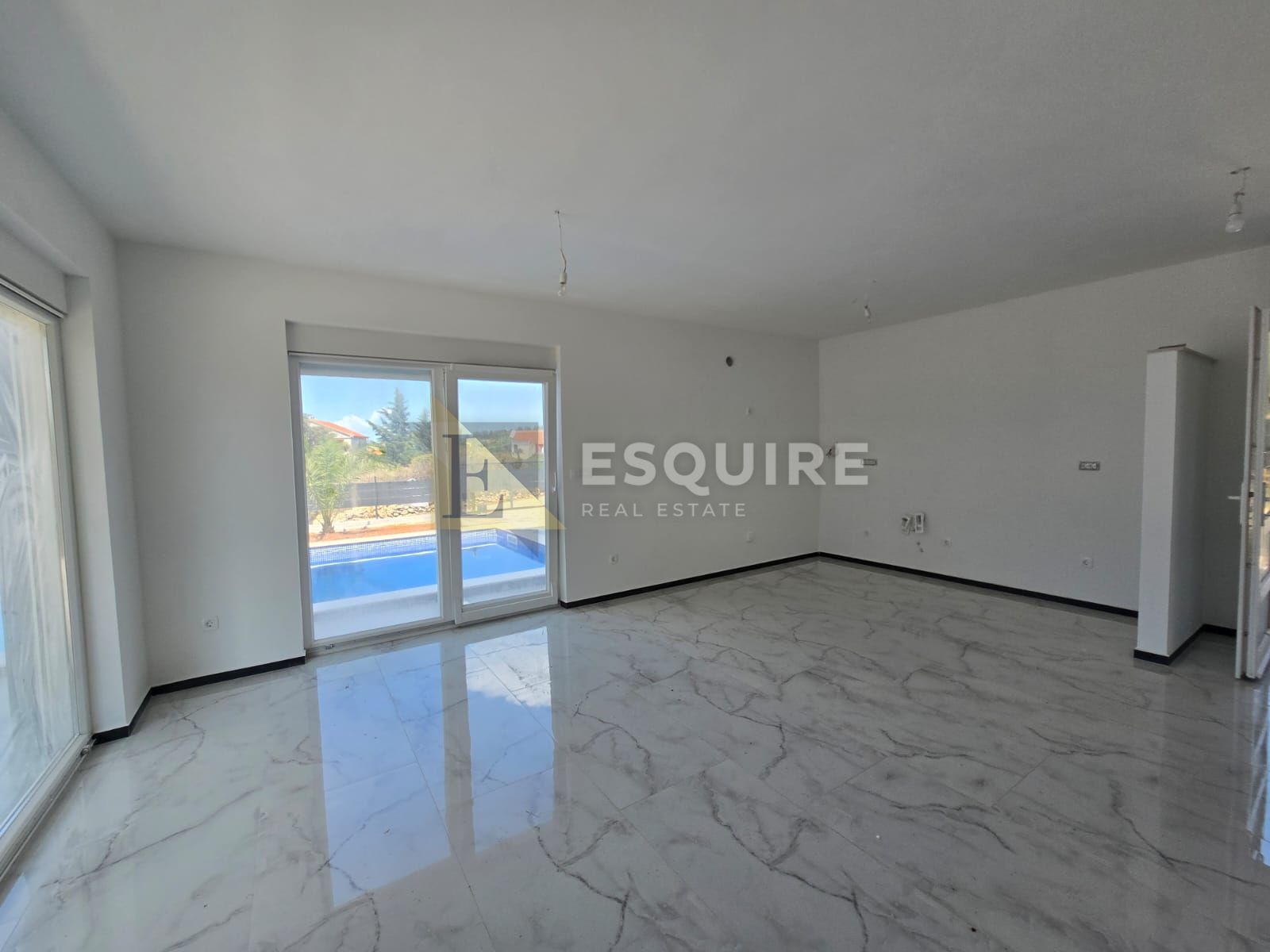 House For sale -  Vir