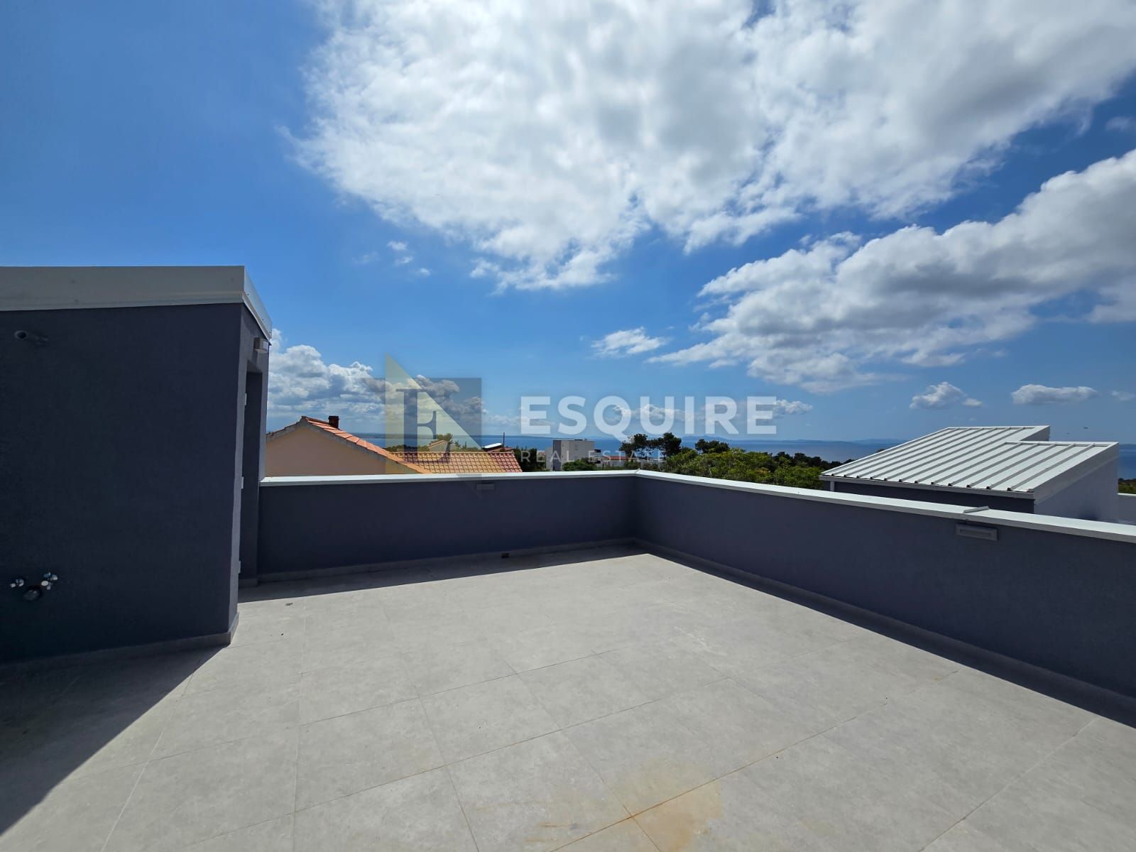 House For sale -  Vir