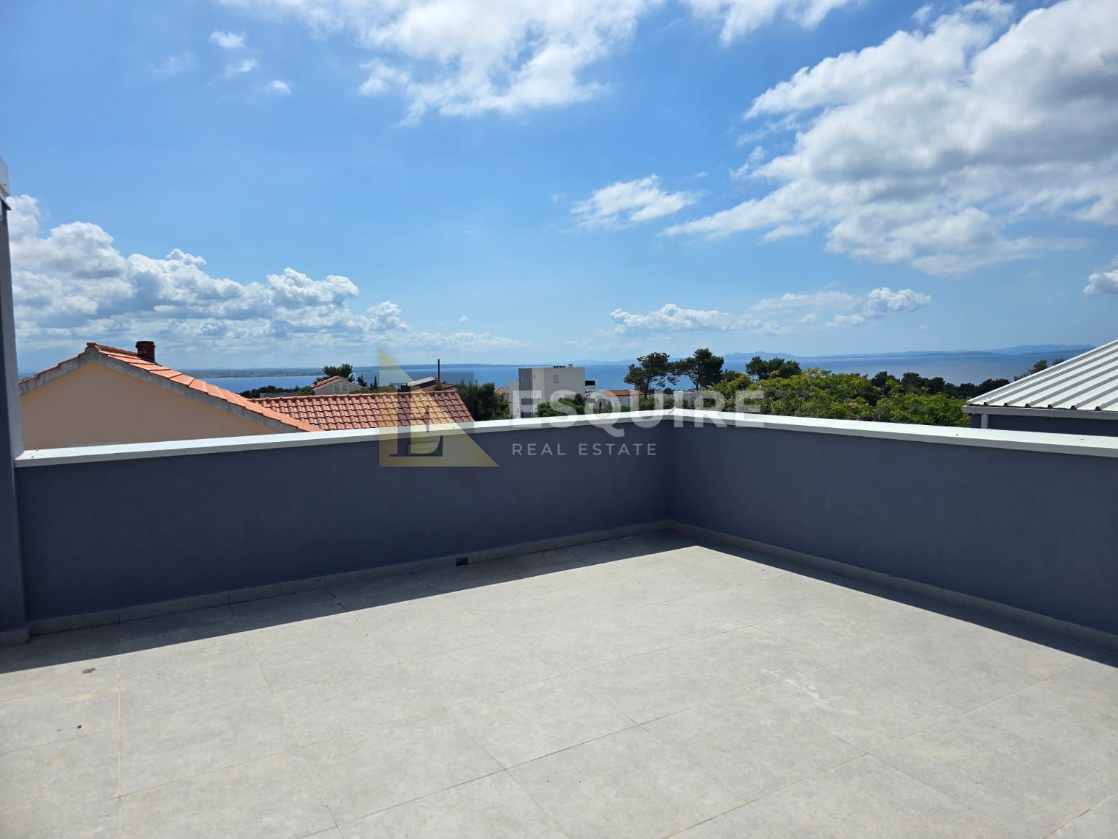 House For sale -  Vir