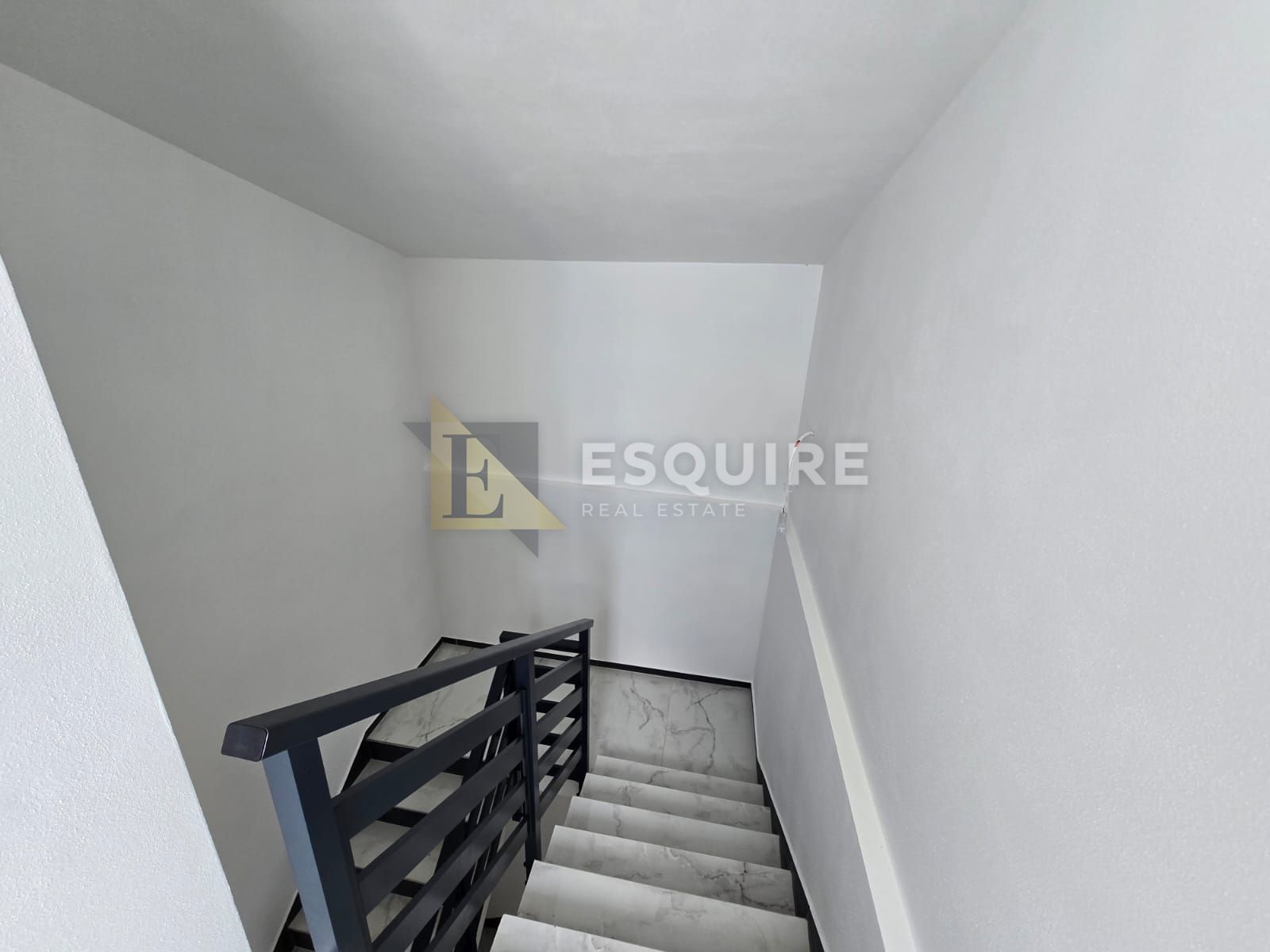 House For sale -  Vir