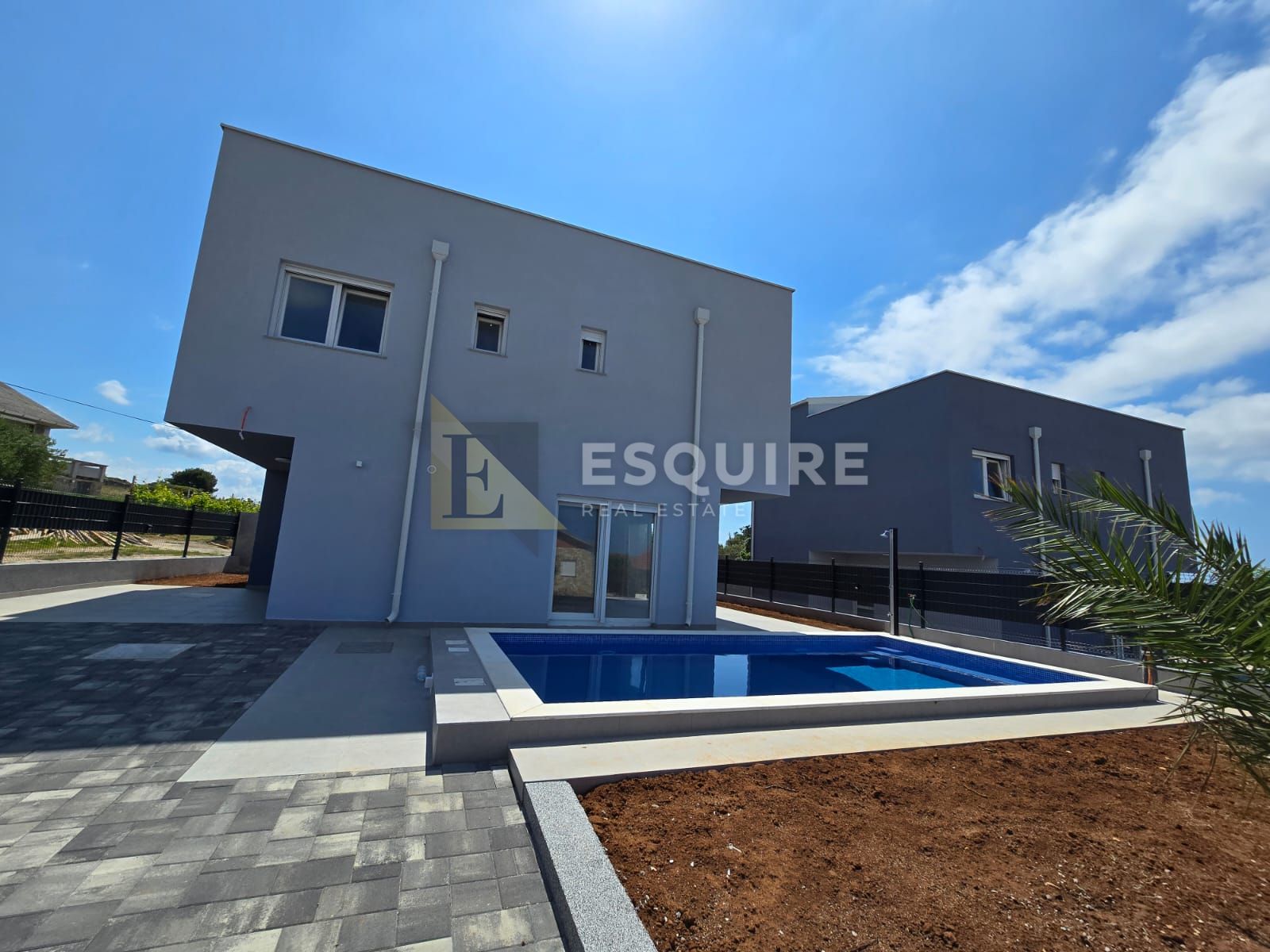 House For sale -  Vir