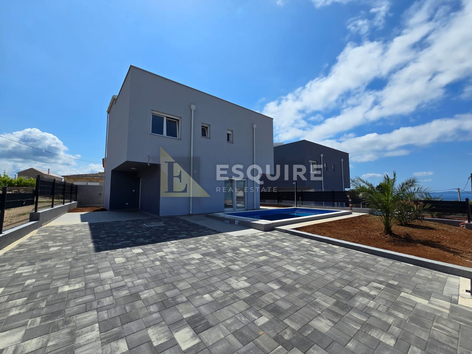 House For sale -  Vir
