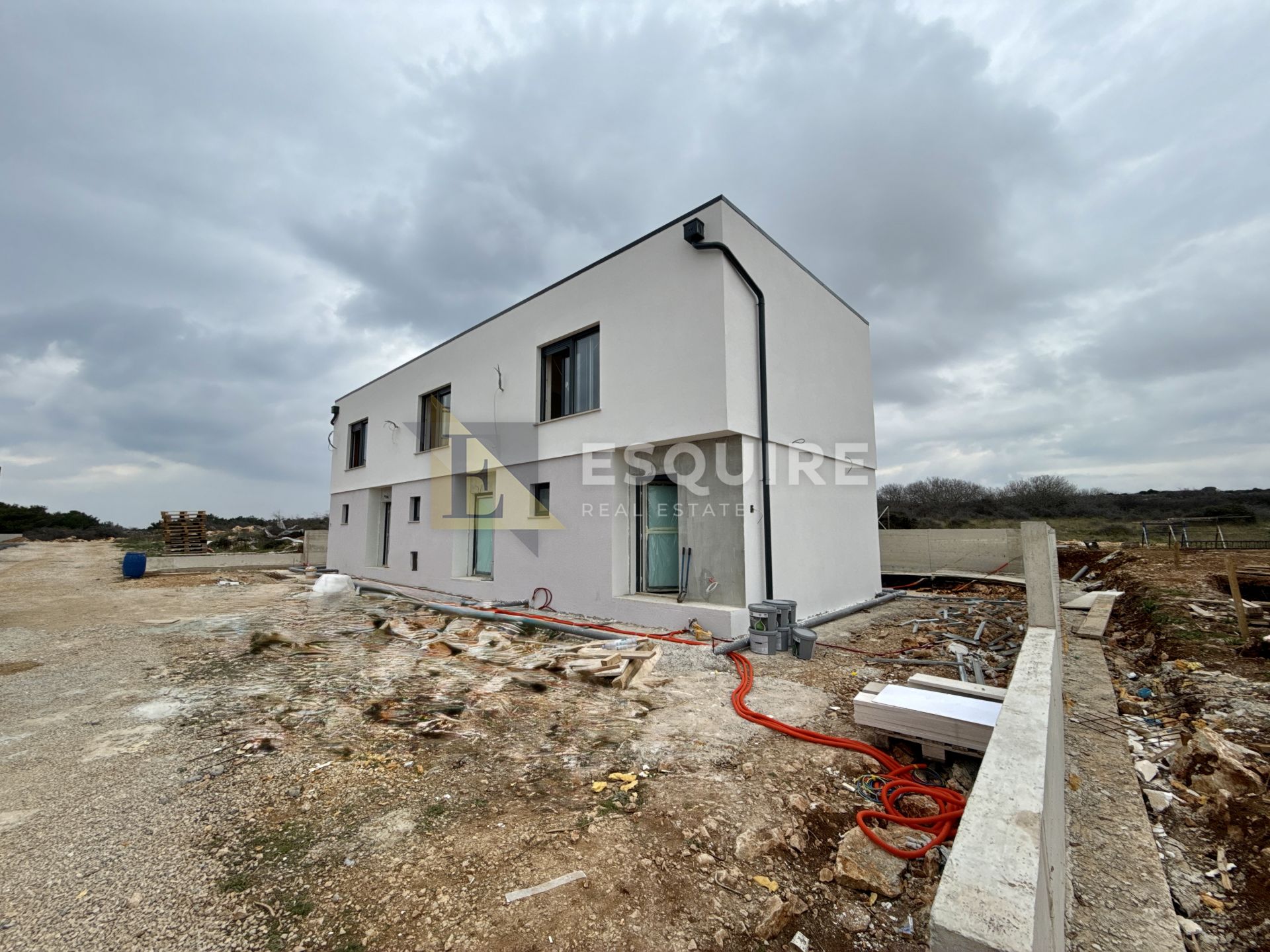 Casa In vendita -  Povljana
