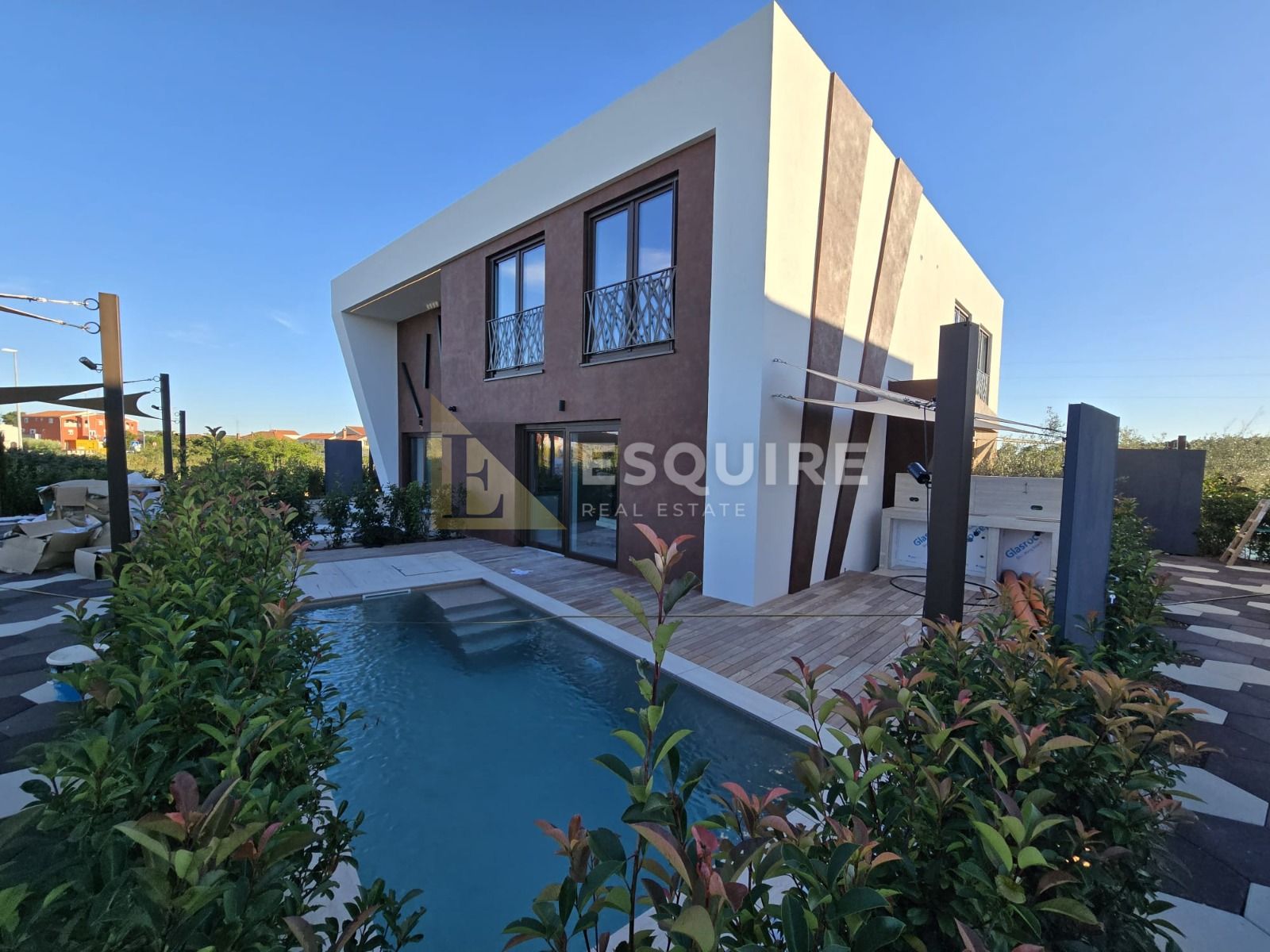House For sale -  Nin