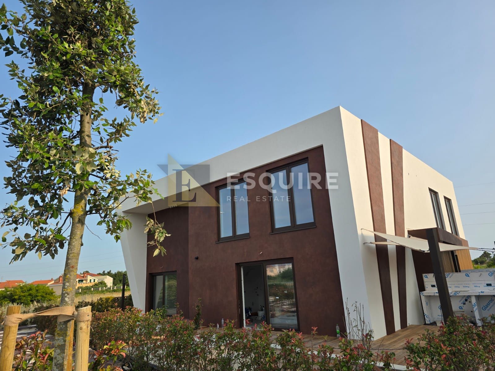 House For sale -  Nin