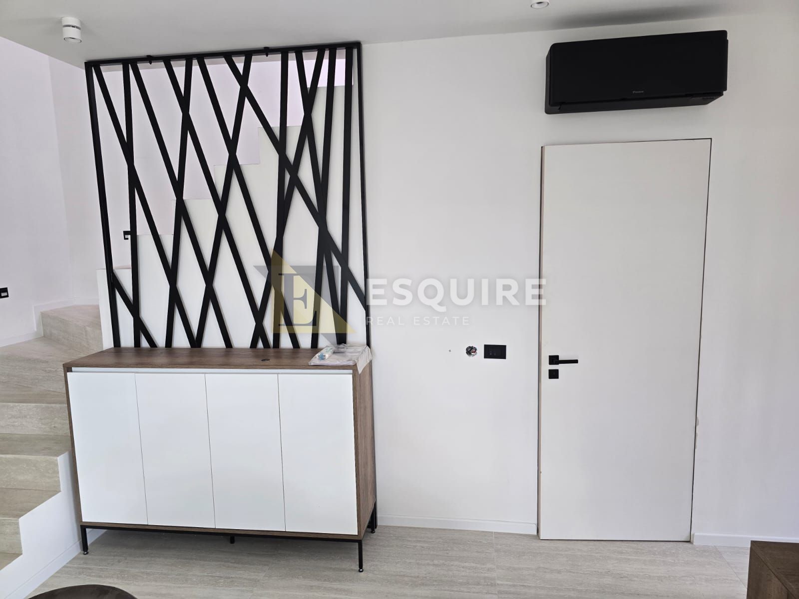 House For sale -  Nin