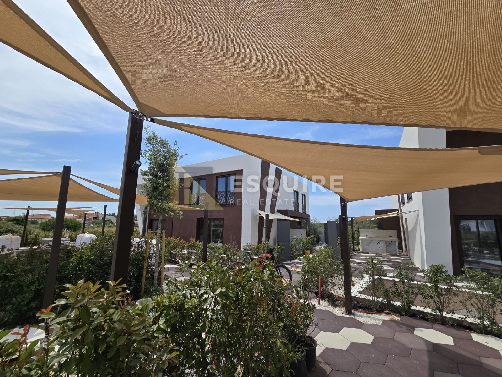 House For sale -  Nin