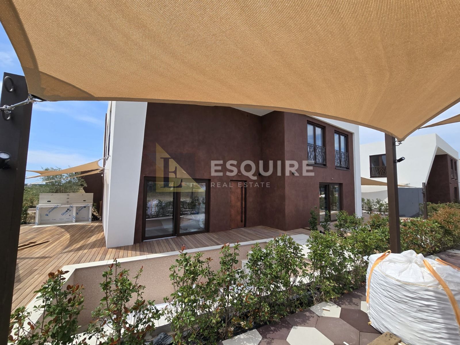 House For sale -  Nin