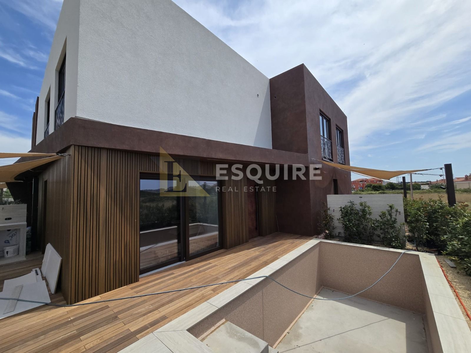House For sale -  Nin