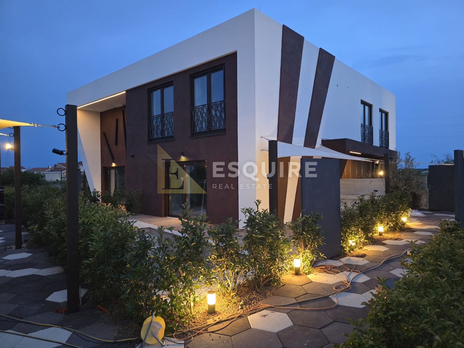 House For sale -  Nin