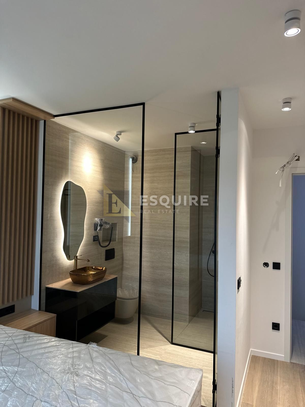 House For sale -  Nin