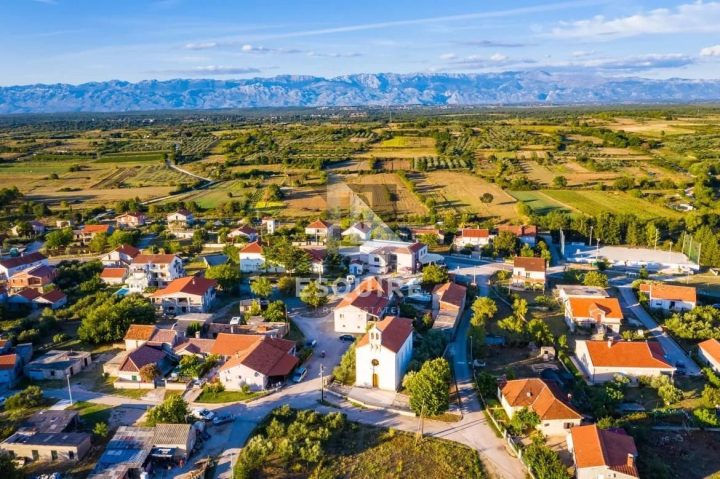 Land for sale 963 m² – Poličnik