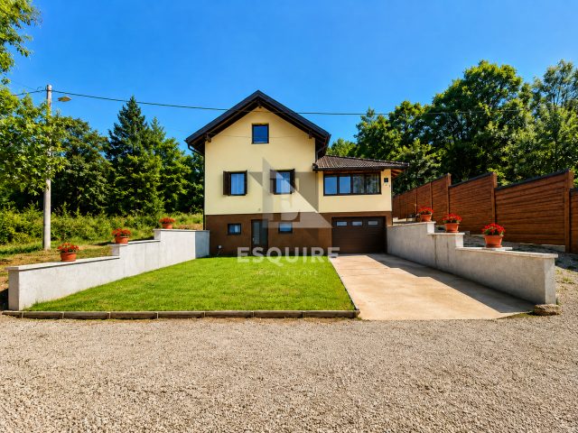 Maison à vendre 120 m² – Lovinac