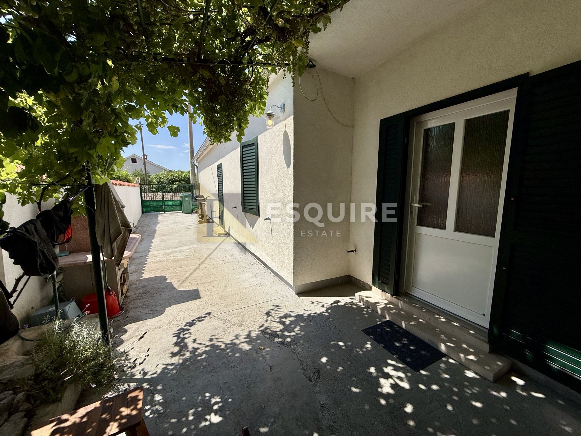 House For sale -  Grbe