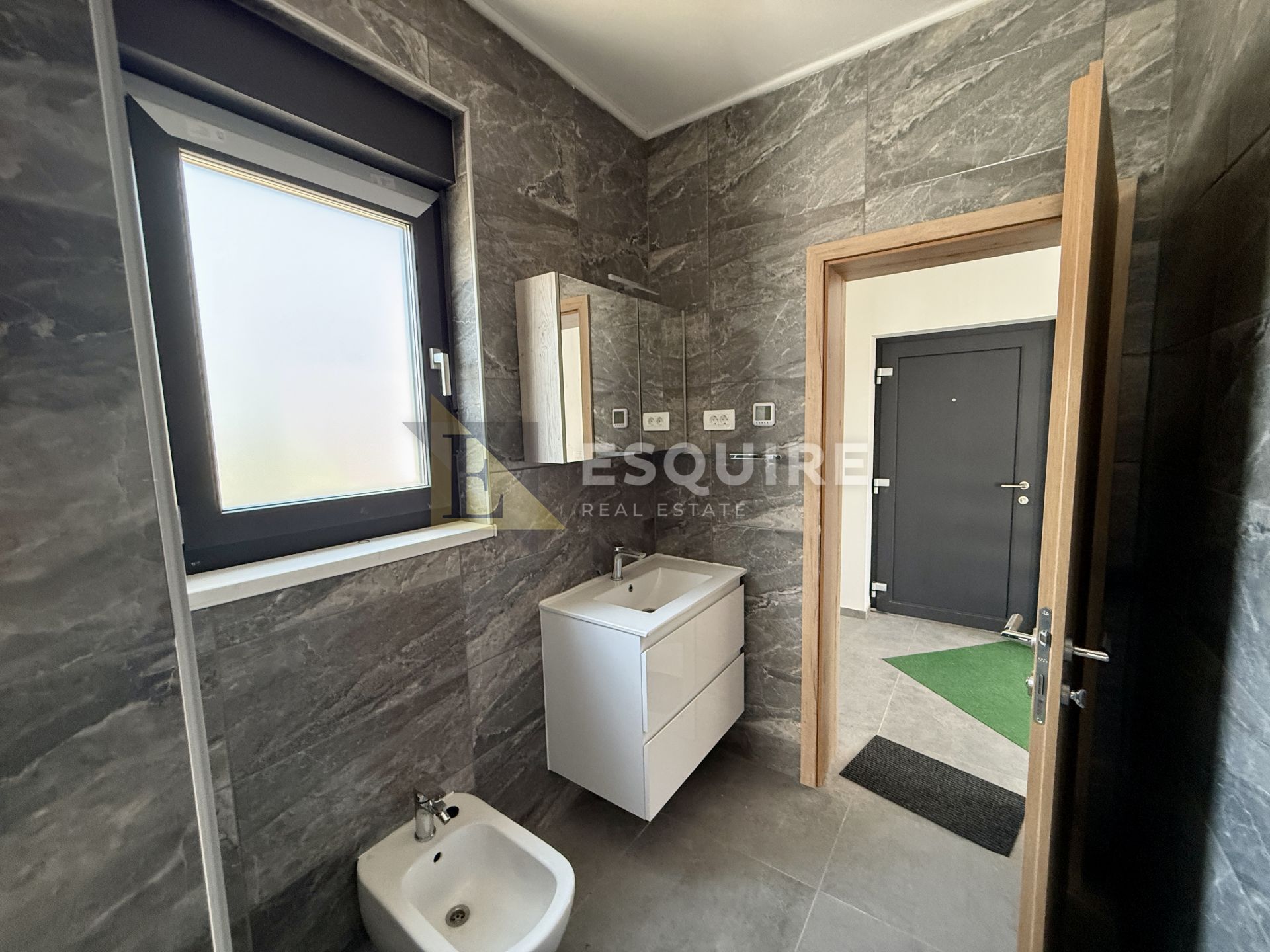House For sale -  Grbe