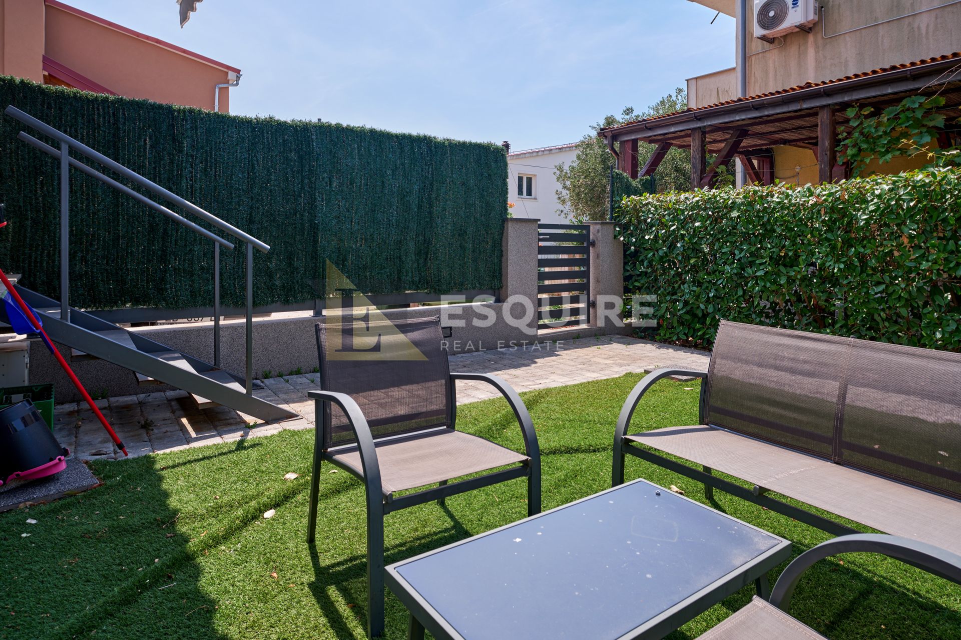 Apartment Zu verkaufen -  Plovanija