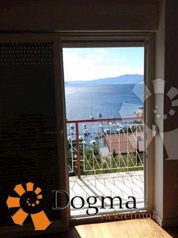 Appartement à louer 90 m² – Kostrena