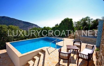 Casa in vendita 300 m² – Žrnovnica