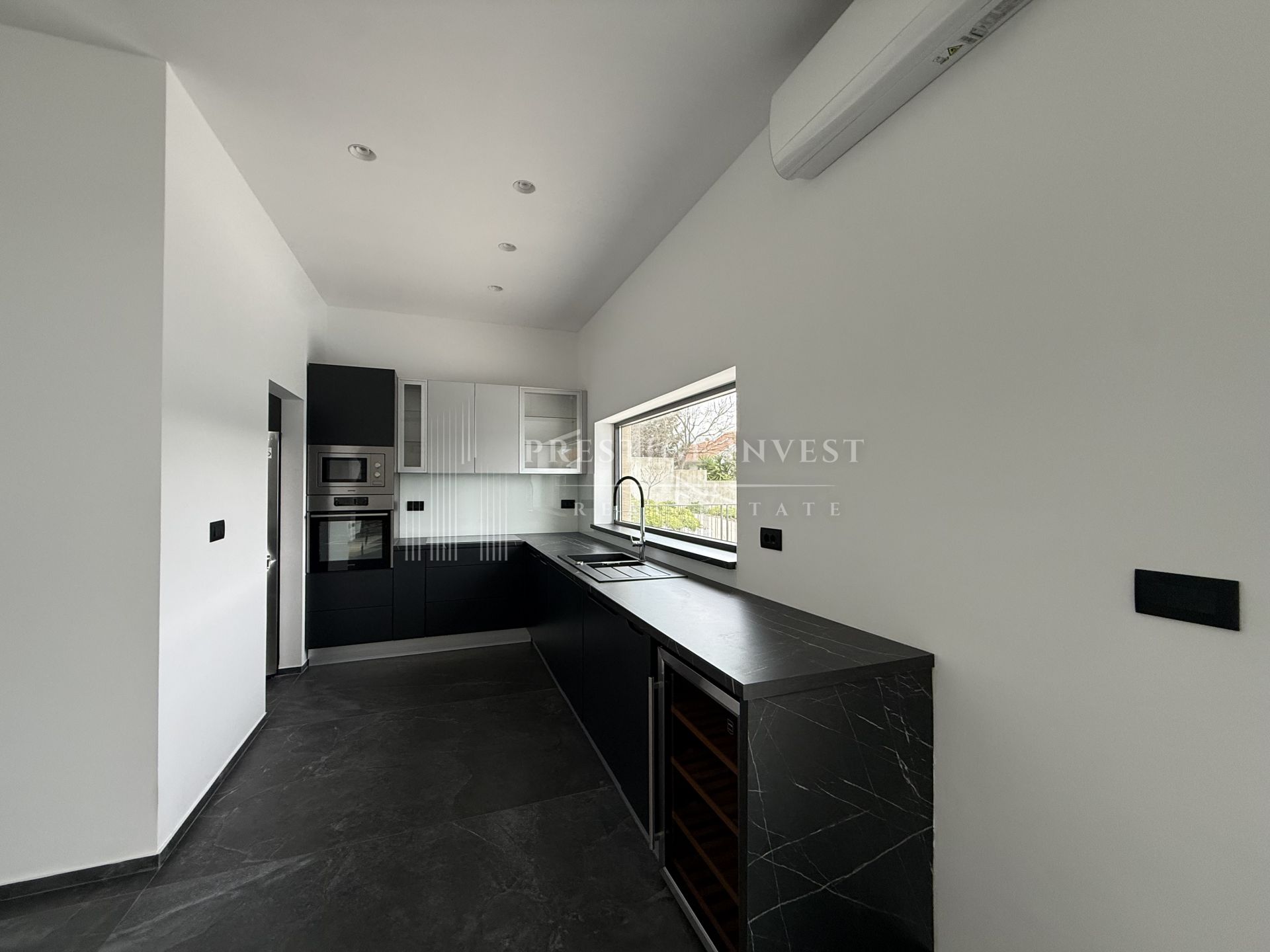 House For sale - Splitsko-dalmatinska Okrug Donji