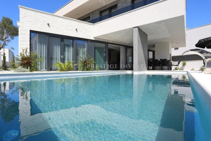 Kuća na prodaju 214 m² – Nin