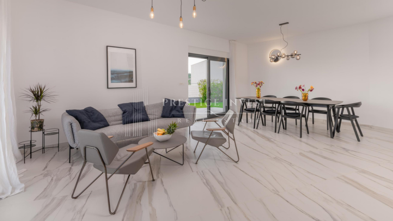 Maison À vendre - Splitsko-dalmatinska Podstrana