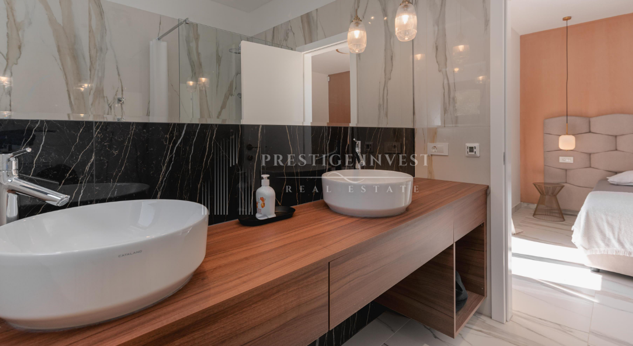 Maison À vendre - Splitsko-dalmatinska Podstrana