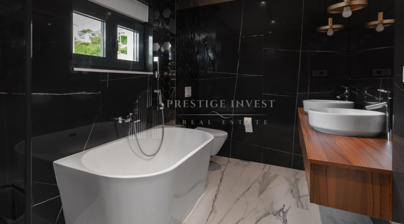Maison À vendre - Splitsko-dalmatinska Podstrana
