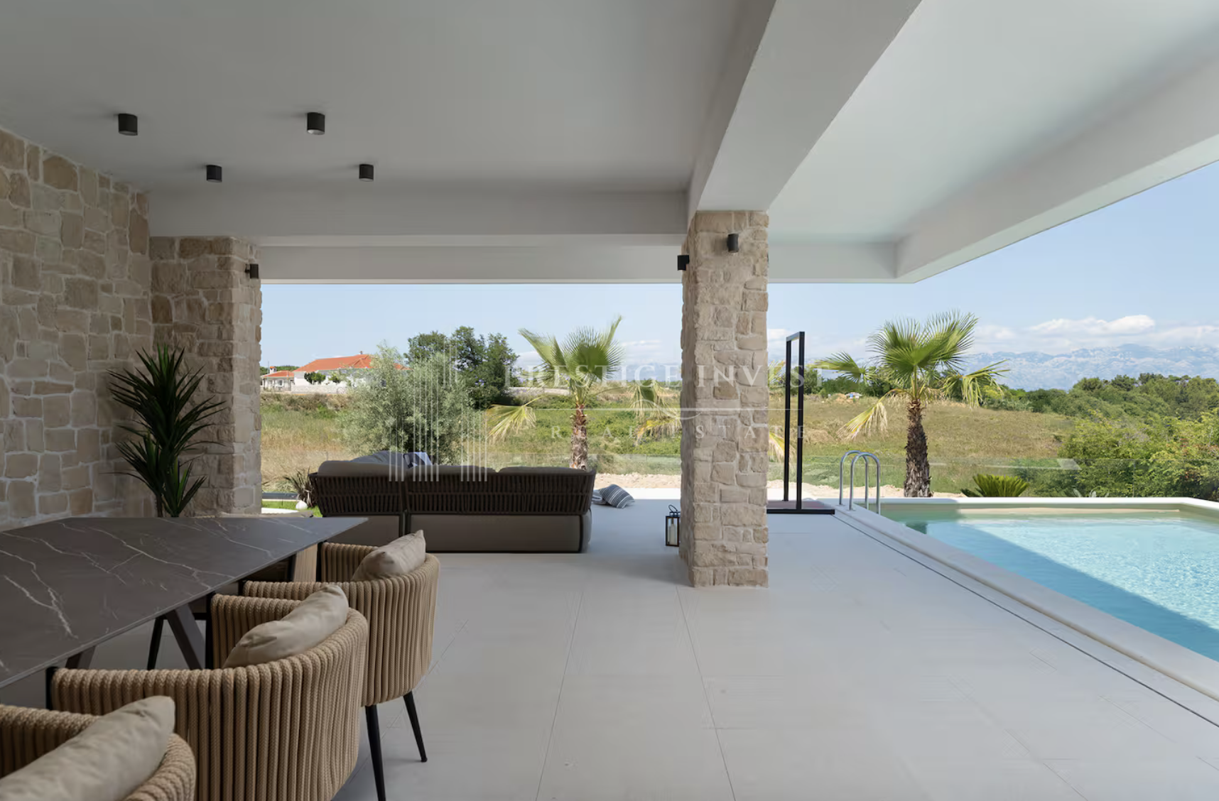 House For sale -  Nin