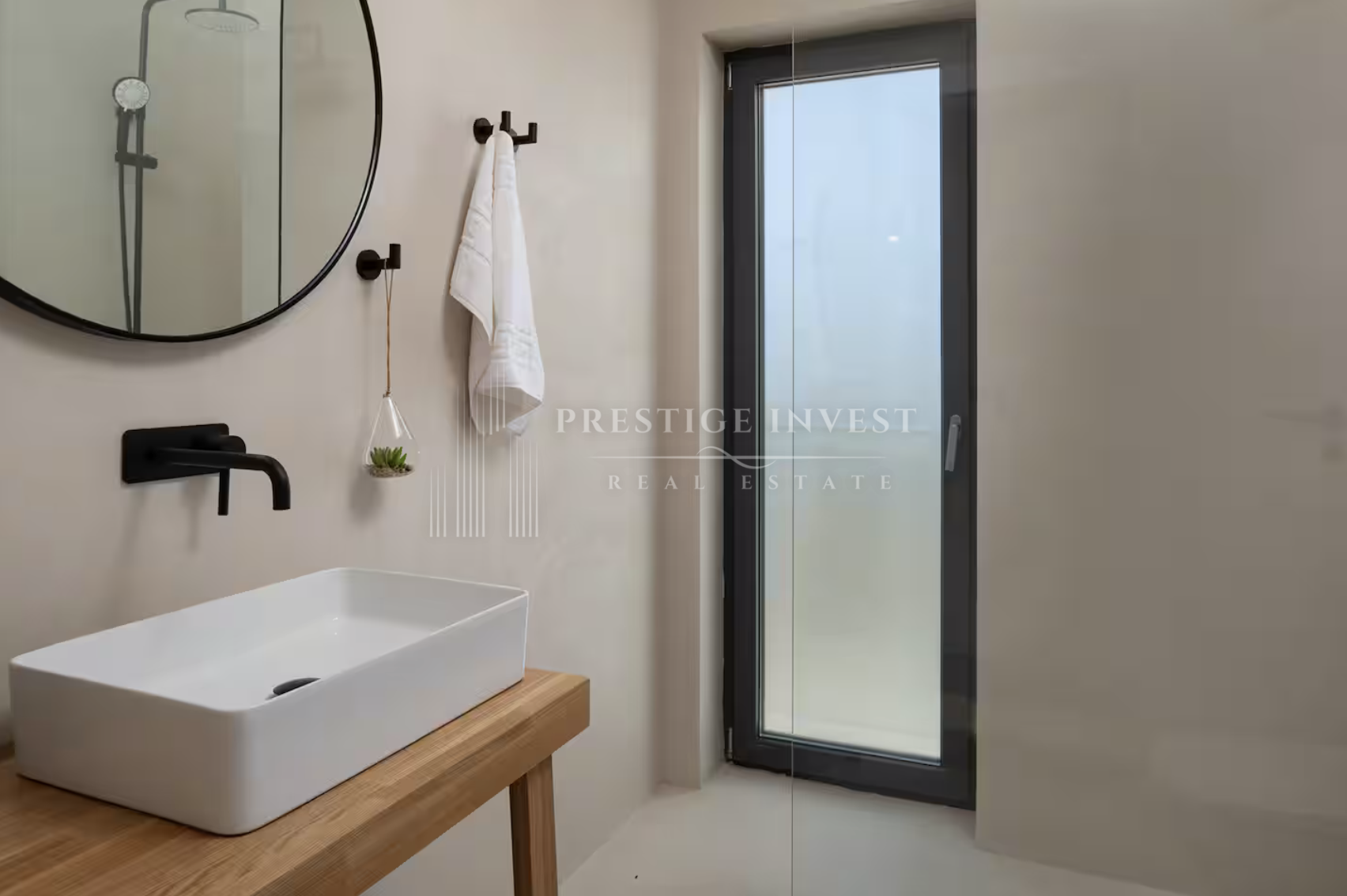 House For sale -  Nin