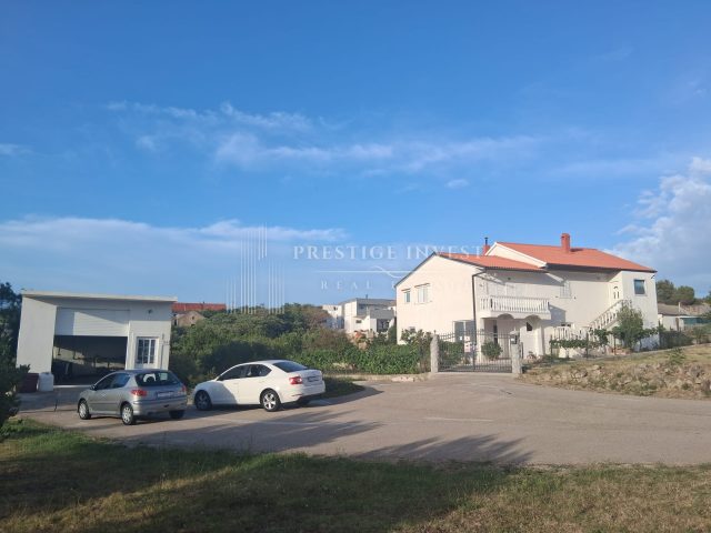 Dom na predaj 348 m² – Ražanac