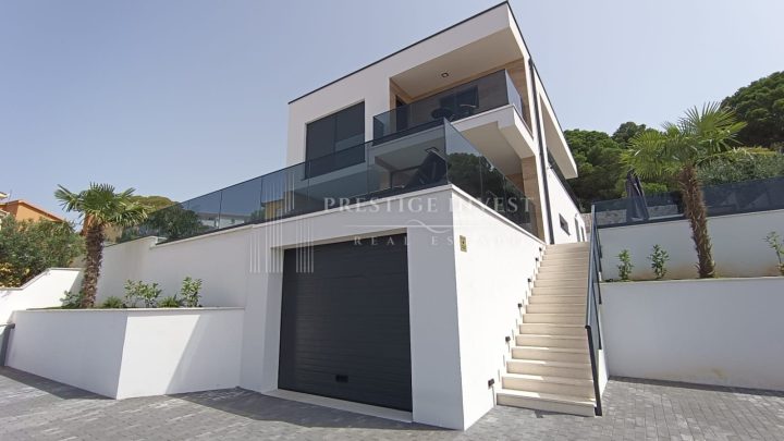 Dom na predaj 346 m² – Okrug