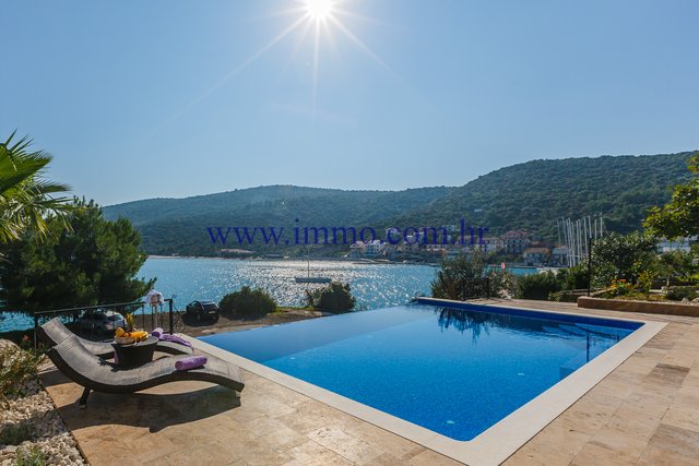 Casa In vendita - SPLITSKO-DALMATINSKA  TROGIR 