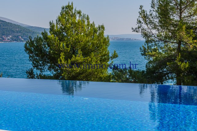 Casa In vendita - SPLITSKO-DALMATINSKA  TROGIR 