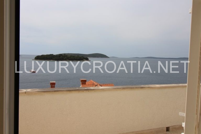 House For sale MASLINICA