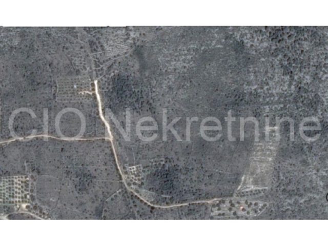Pozemek na prodej 21569 m² – Gustirna