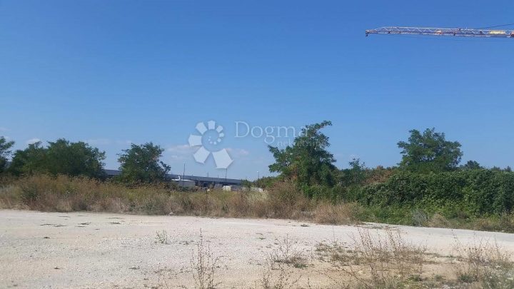 Pozemok na predaj 2600 m² – Labin