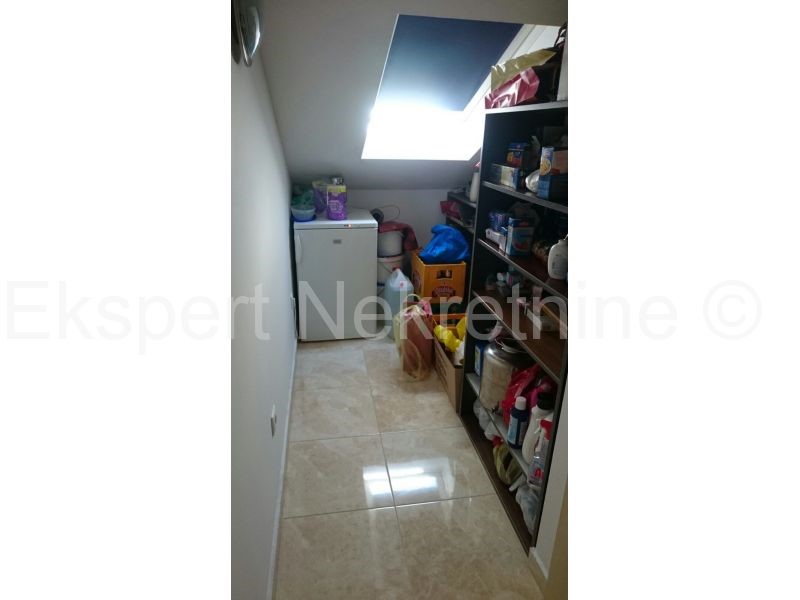 Apartmán Na predaj - SPLITSKO-DALMATINSKA  KAŠTELA 