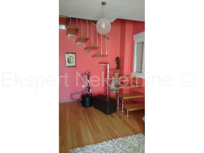 Apartmán Na predaj - SPLITSKO-DALMATINSKA  KAŠTELA 