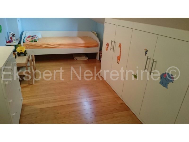 Apartmán Na predaj - SPLITSKO-DALMATINSKA  KAŠTELA 