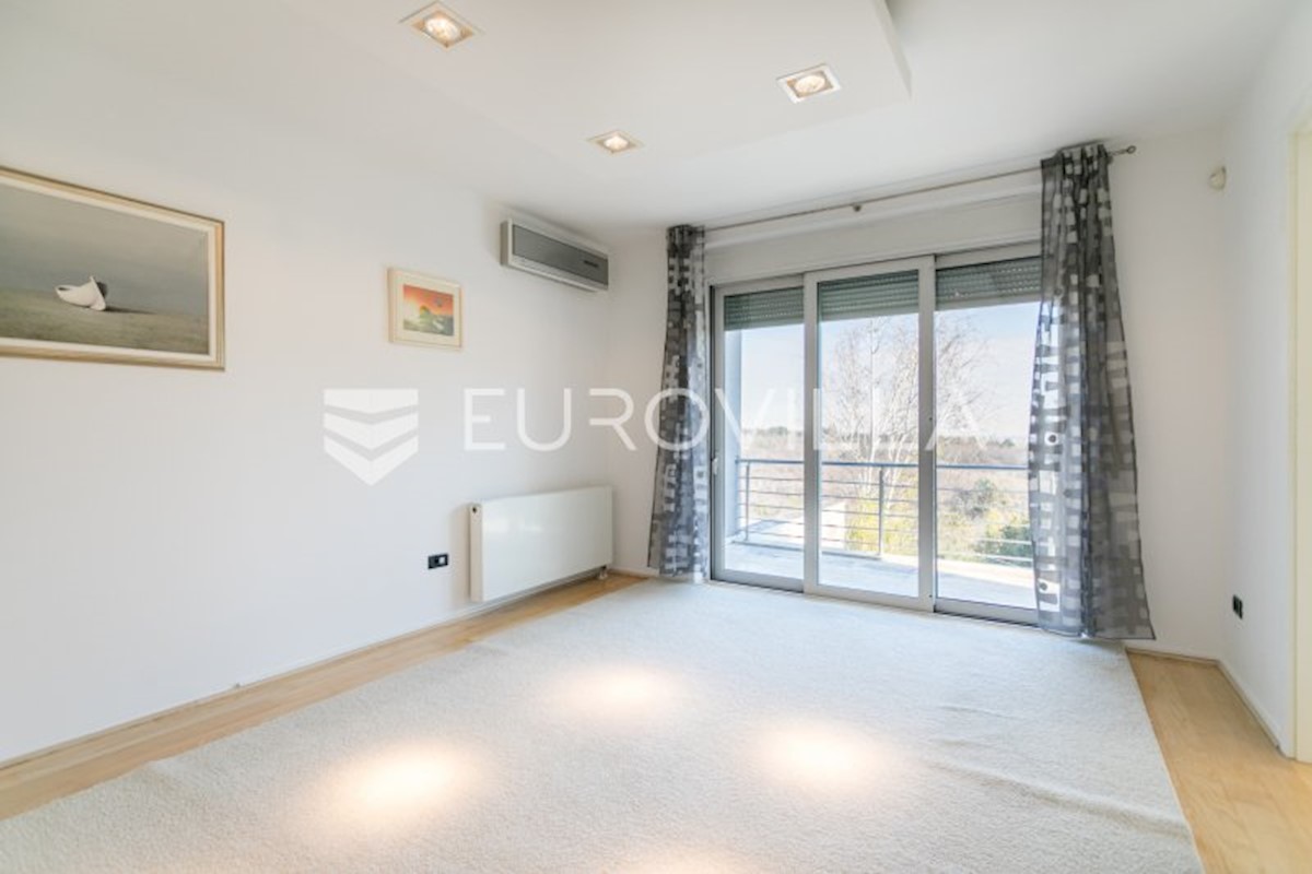 Maison À vendre - GRAD ZAGREB  ZAGREB 