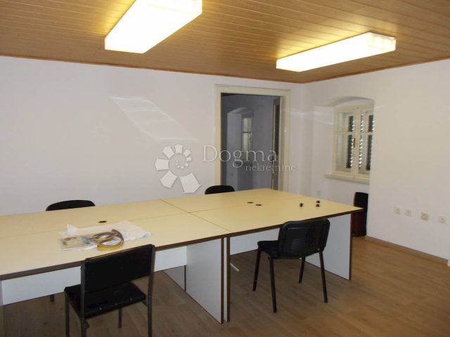 Komerčné na prenájom 120 m² – Krimeja