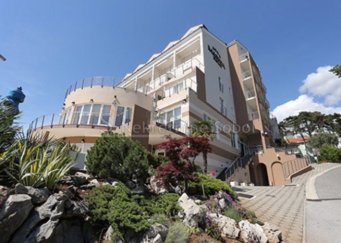 Locaux commerciaux À vendre - Primorsko-goranska Crikvenica - foto 2/26
